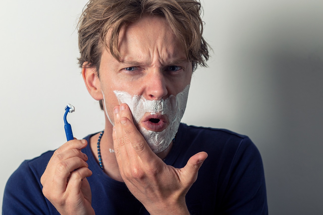 A Mini Guide to Shaving for People with Sensitive Skin | Dressing Room 8